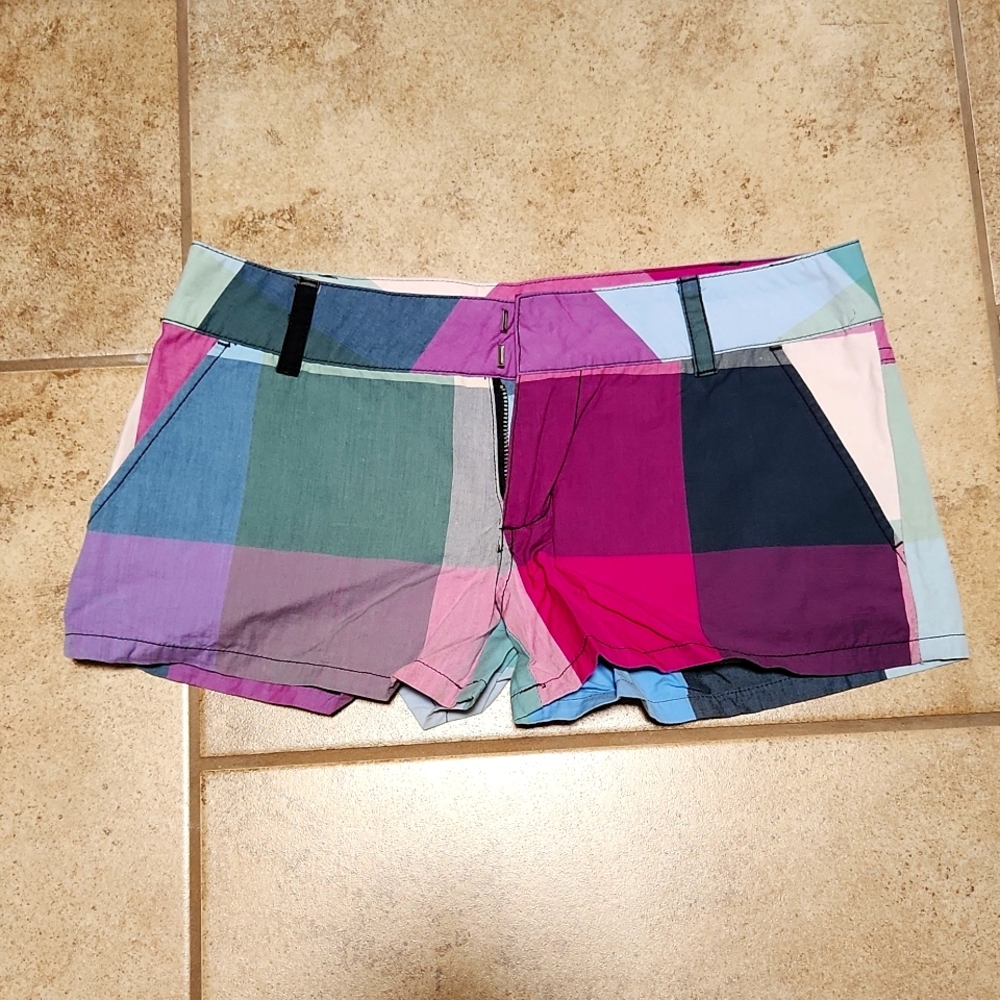 Volcom color shorts